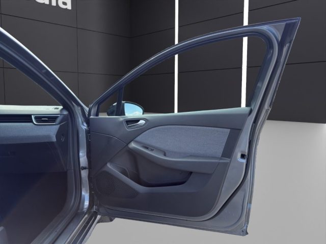 RENAULT Clio usata, con USB