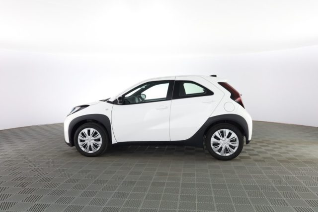TOYOTA Aygo X usata 5
