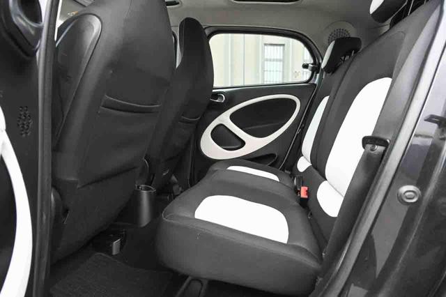 SMART ForFour usata, con USB