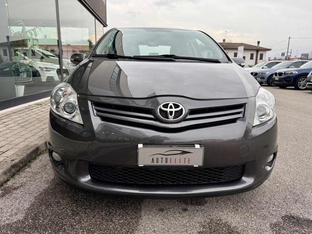 TOYOTA Auris usata, con Airbag