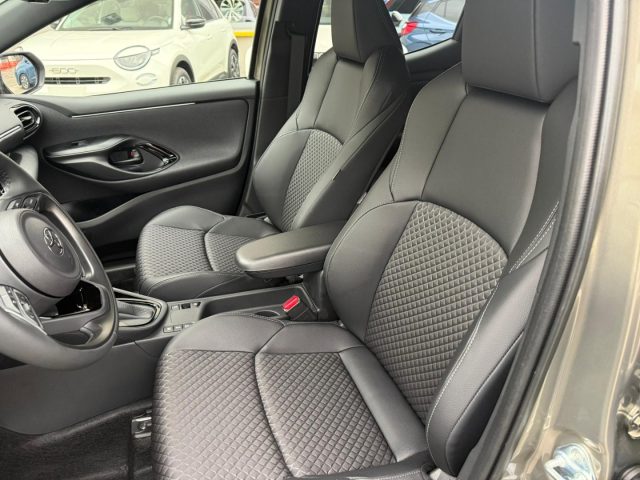 TOYOTA Yaris usata, con Telecamera per parcheggio assistito