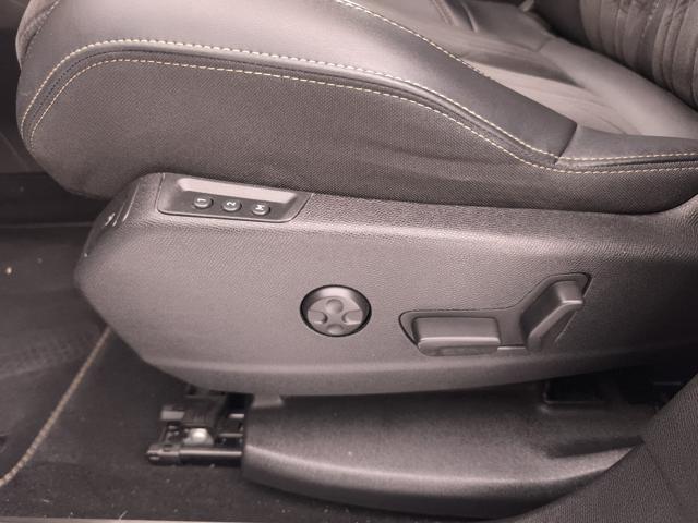 PEUGEOT 5008 usata, con Volante in pelle