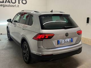 VOLKSWAGEN Tiguan usata, con Autoradio
