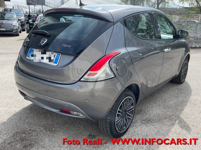 LANCIA Ypsilon usata, con Airbag