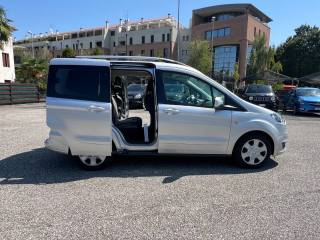 FORD Tourneo Courier usata, con Sensori di parcheggio posteriori