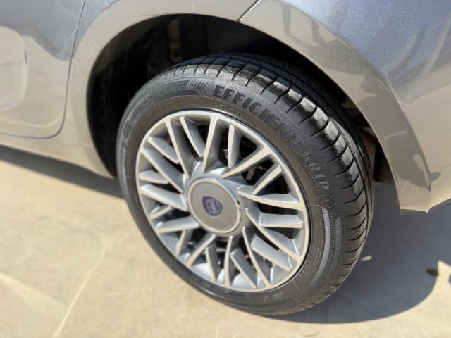 LANCIA Ypsilon usata, con Fendinebbia