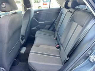 VOLKSWAGEN T-Roc usata, con USB