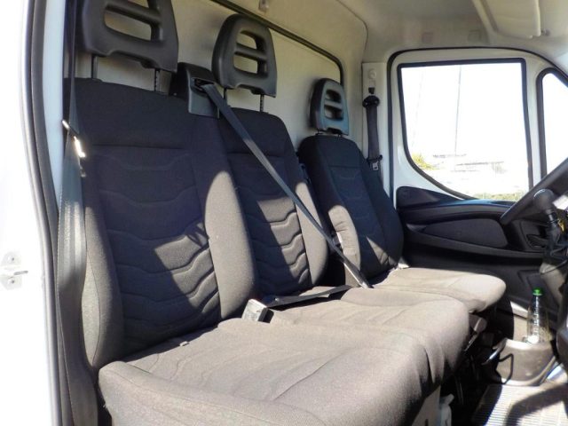 IVECO Daily usata 10