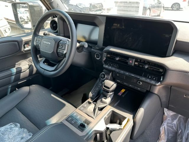 TOYOTA Land Cruiser usata, con Boardcomputer