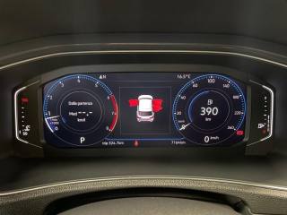 VOLKSWAGEN T-Roc usata, con USB