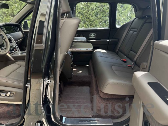 ROLLS-ROYCE Cullinan usata, con Sedile posteriore sdoppiato