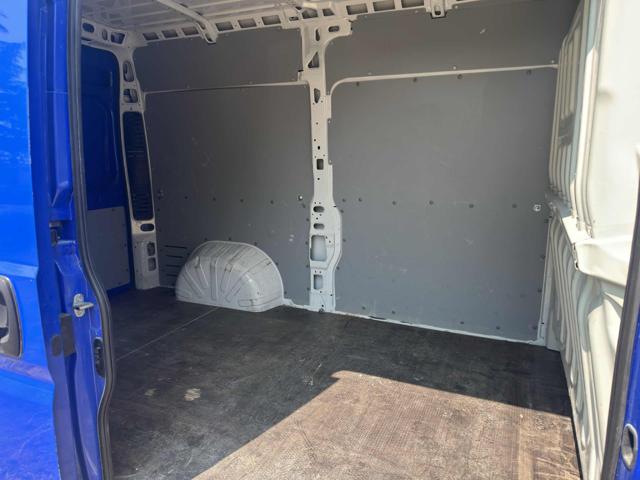 PEUGEOT Boxer usata, con Servosterzo