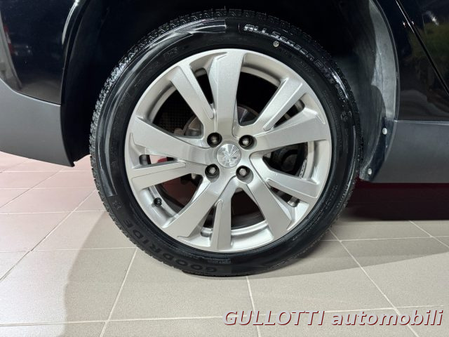 PEUGEOT 2008 usata, con Boardcomputer