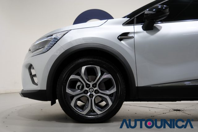 RENAULT Captur usata, con Volante in pelle