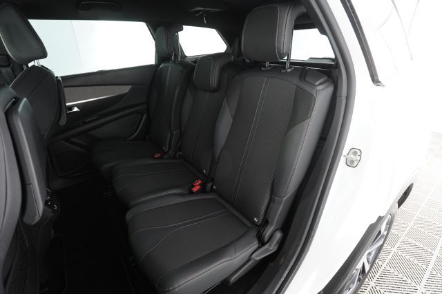 PEUGEOT 5008 usata 9