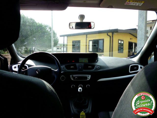 RENAULT Scenic usata, con Volante in pelle