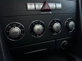 MERCEDES-BENZ SLK 200 usata, con Lettore CD