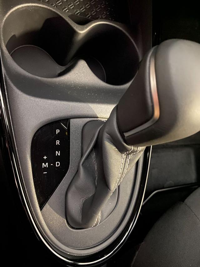 TOYOTA Aygo X usata, con Autoradio