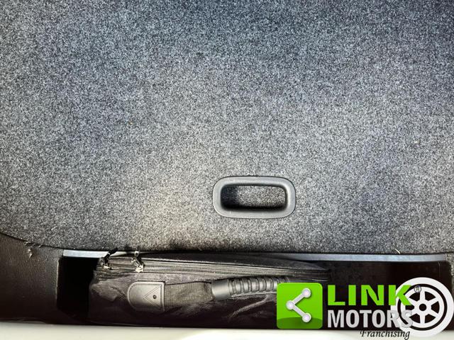 VOLKSWAGEN e-up! usata, con Telecamera per parcheggio assistito