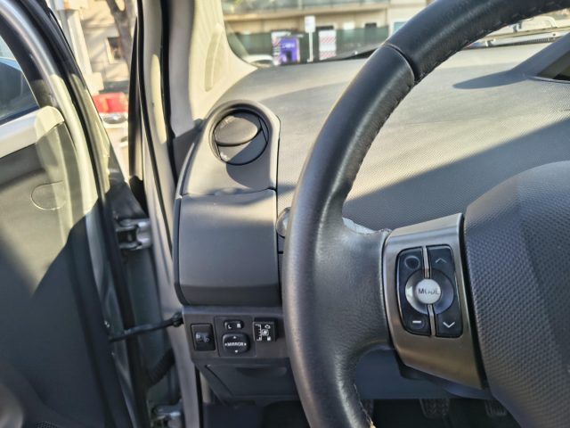TOYOTA Yaris usata, con Autoradio