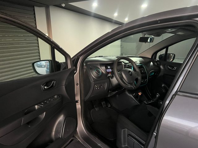 RENAULT Captur usata, con Autoradio
