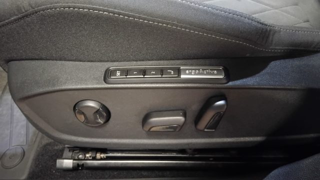 VOLKSWAGEN Golf usata, con Bracciolo