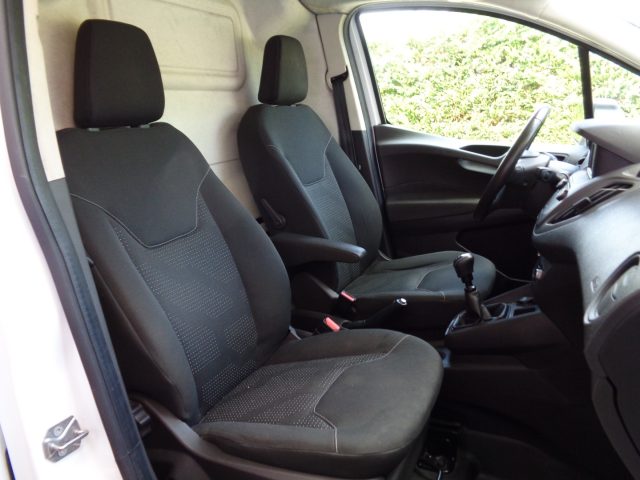 FORD Transit Courier usata, con Controllo automatico clima
