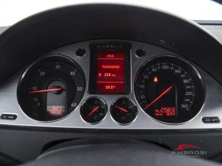VOLKSWAGEN Passat usata 12
