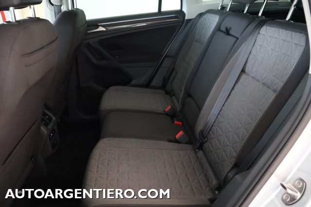 VOLKSWAGEN Tiguan usata, con Bracciolo