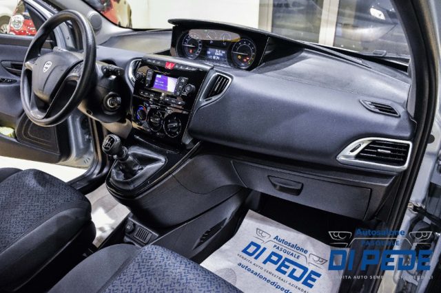 LANCIA Ypsilon usata, con Luci diurne