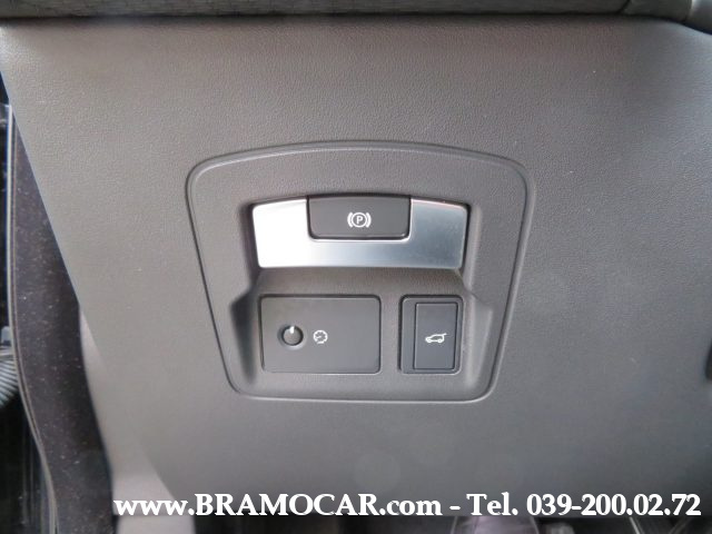 LAND ROVER Range Rover Velar usata, con Park Distance Control