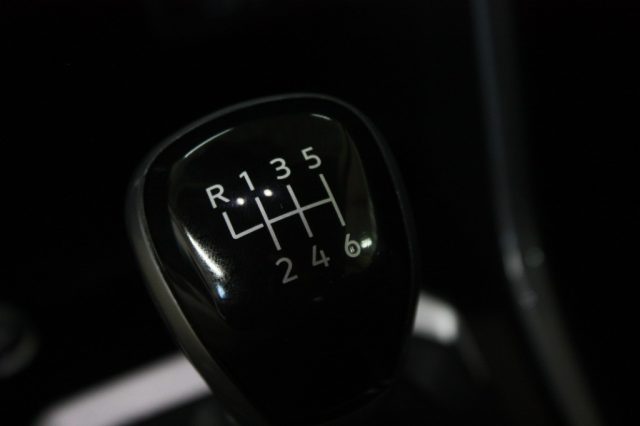 VOLKSWAGEN T-Roc usata, con USB