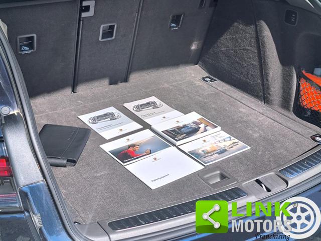 PORSCHE Macan usata, con USB