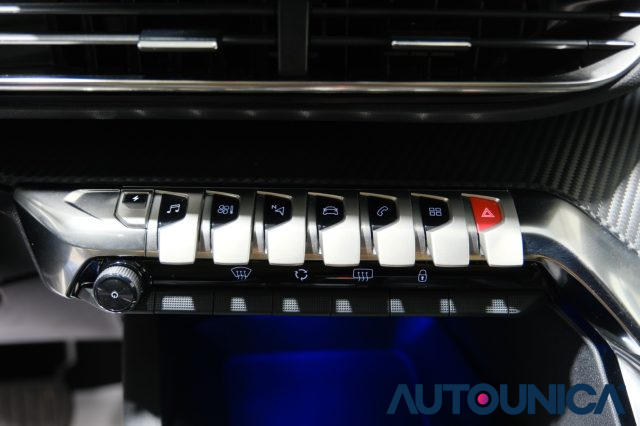 PEUGEOT 3008 usata, con Autoradio digitale