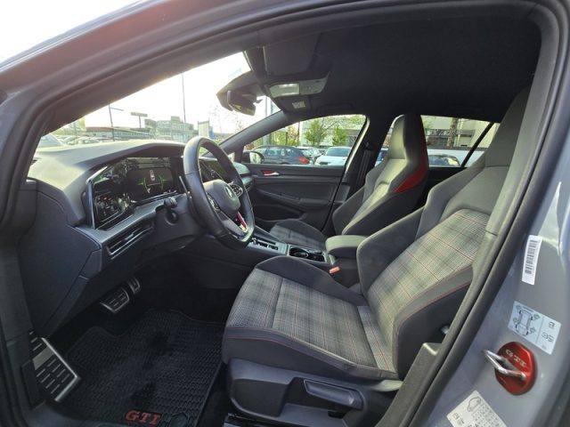 VOLKSWAGEN Golf usata, con Autoradio