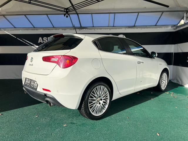 ALFA ROMEO Giulietta usata, con Autoradio