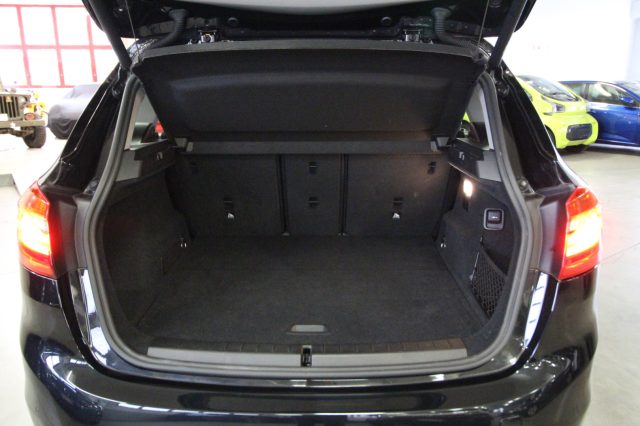 BMW 225 usata, con Touch screen