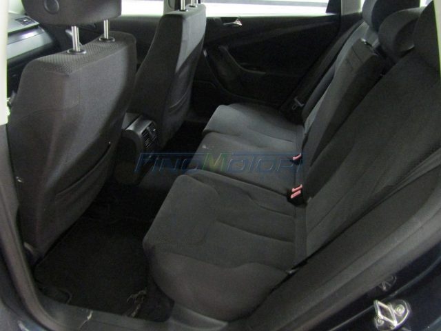 VOLKSWAGEN Passat usata, con Controllo trazione