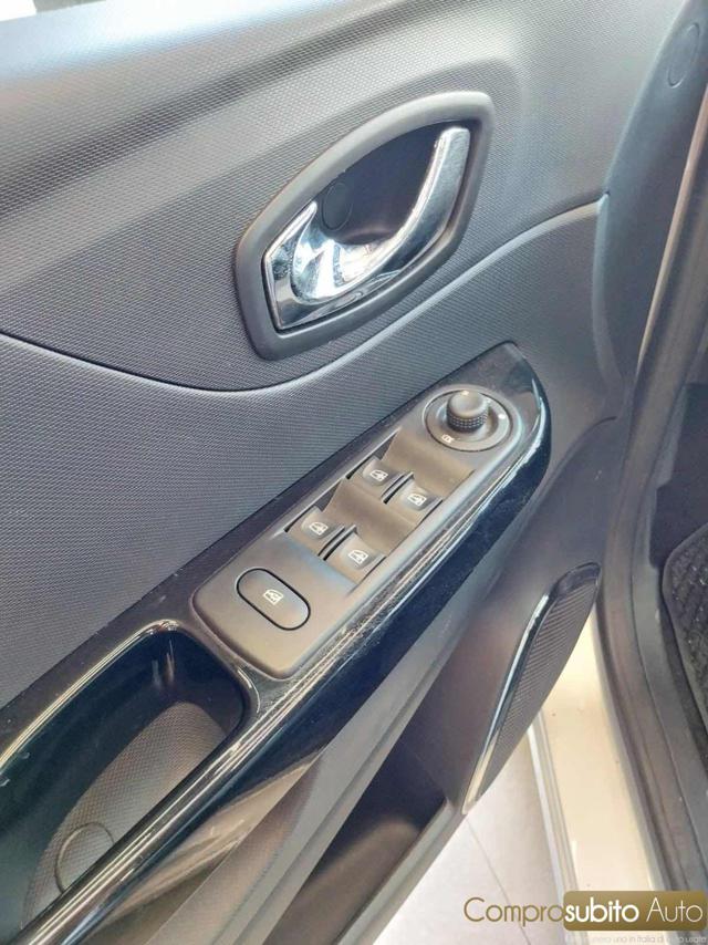 RENAULT Captur usata, con Servosterzo