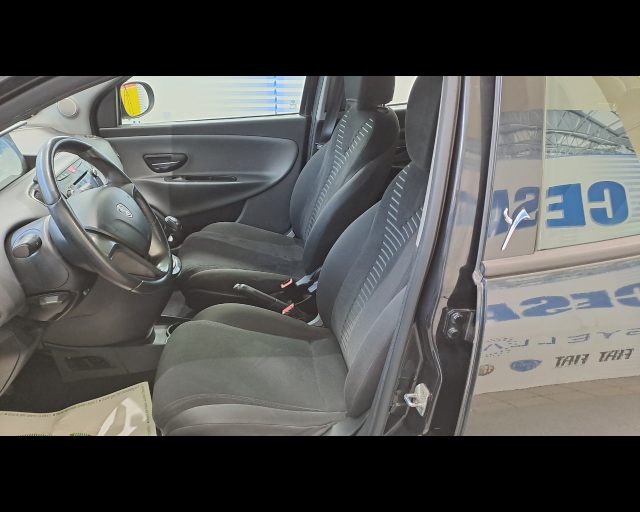 LANCIA Ypsilon usata, con Supporto lombare