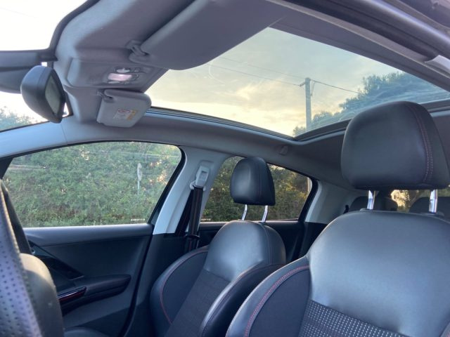 PEUGEOT 208 usata, con USB