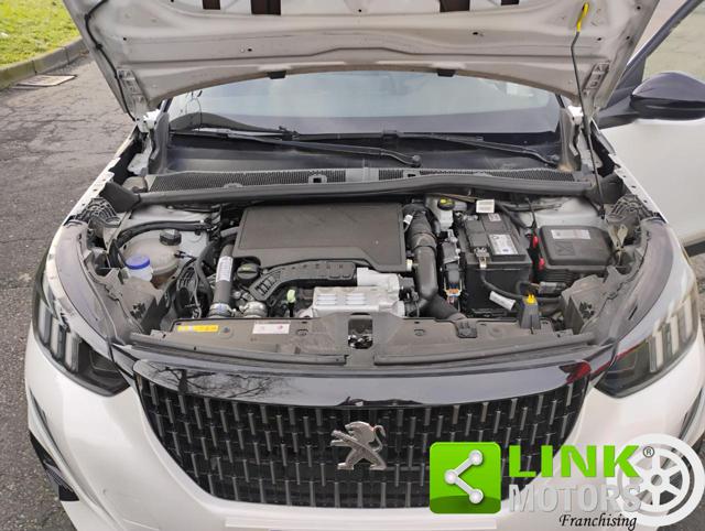PEUGEOT 2008 usata, con Autoradio digitale