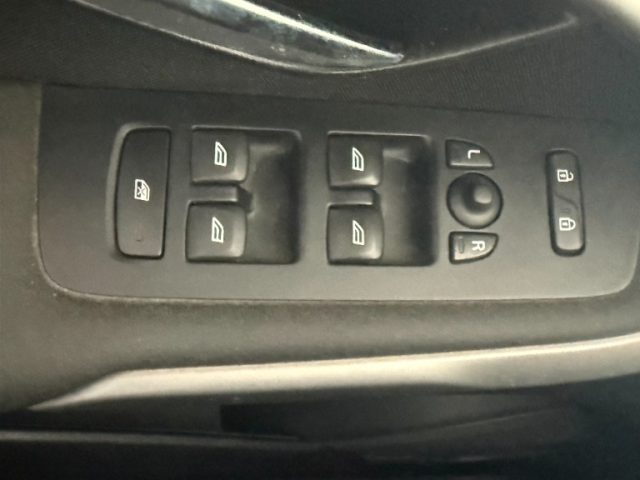 VOLVO V40 usata 13