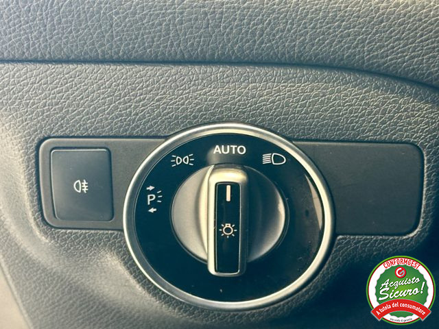 MERCEDES-BENZ CLA 200 usata, con Leve al volante