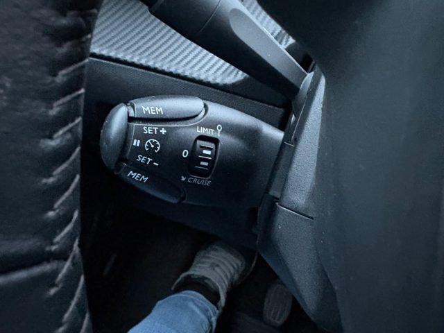 PEUGEOT 2008 usata, con Cruise Control