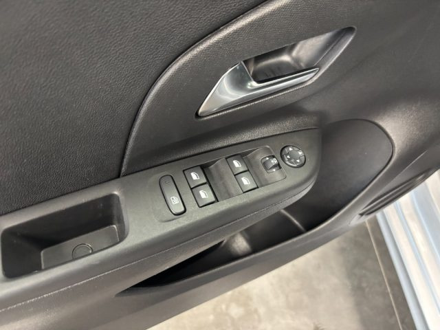 OPEL Corsa usata, con Sedile posteriore sdoppiato