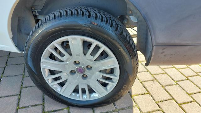 FIAT Doblo usata, con Pneumatici quattro stagioni