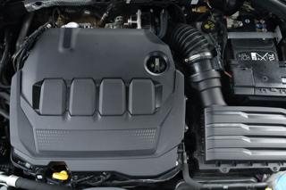 VOLKSWAGEN Golf usata, con Spoiler