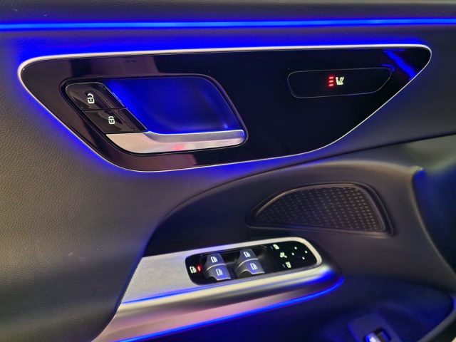 MERCEDES-BENZ E 220 usata, con Fendinebbia