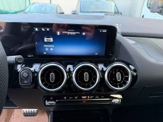 MERCEDES-BENZ GLA 180 usata, con Volante multifunzione